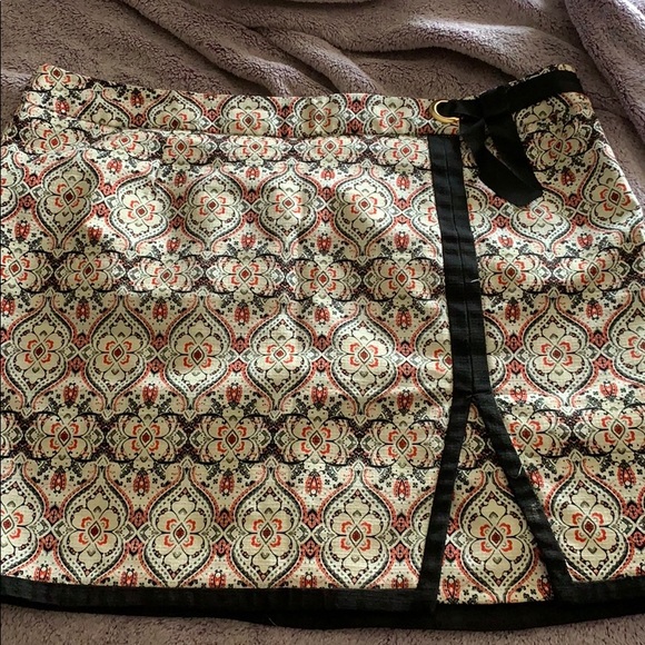 Skirt - Picture 1 of 2